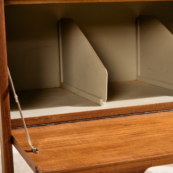 Image 1 of MK11133 Gerestaureerde teakhouten kaptafel van Kurt Østervig