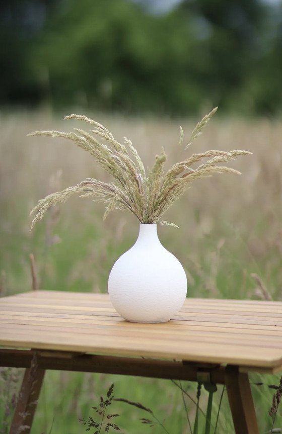 Image 1 of FORMA – Minimalist Structure Design Vase in White