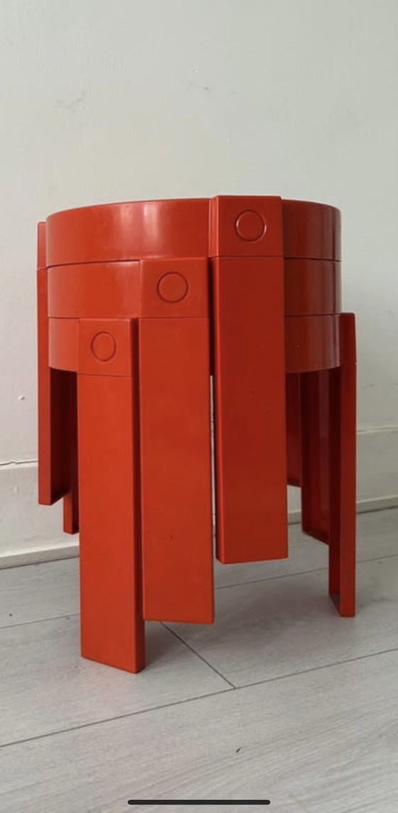 Image 1 of Tavolini impilabili in stile futuristico