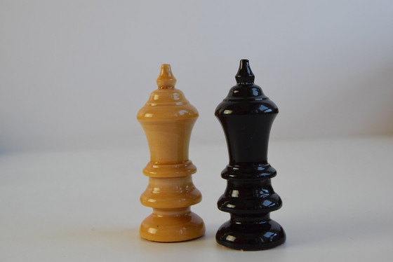 Image 1 of Jeu d'échecs en bois vintage dans une boîte en bois fabriqué en Tchécoslovaquie