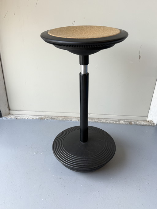 Wilkhahn Stitz 2 Aide à la station debout | tabouret ergonomique | IZGS