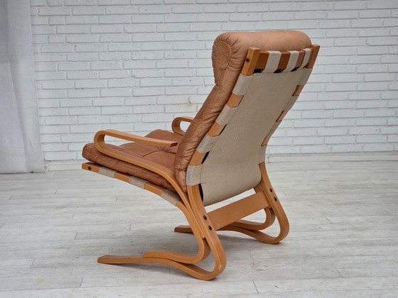 Image 1 of Noorse fauteuil uit de jaren 70, model "Kengu", meubelleer.