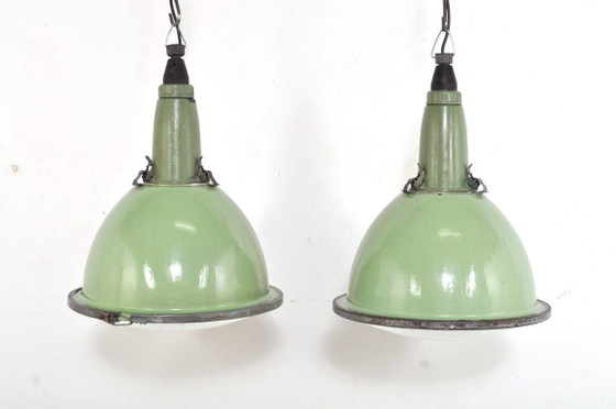 Vintage enamel lamp with globe glass, 1950s – Pendant lamps, Metal (photo 5 of 8)