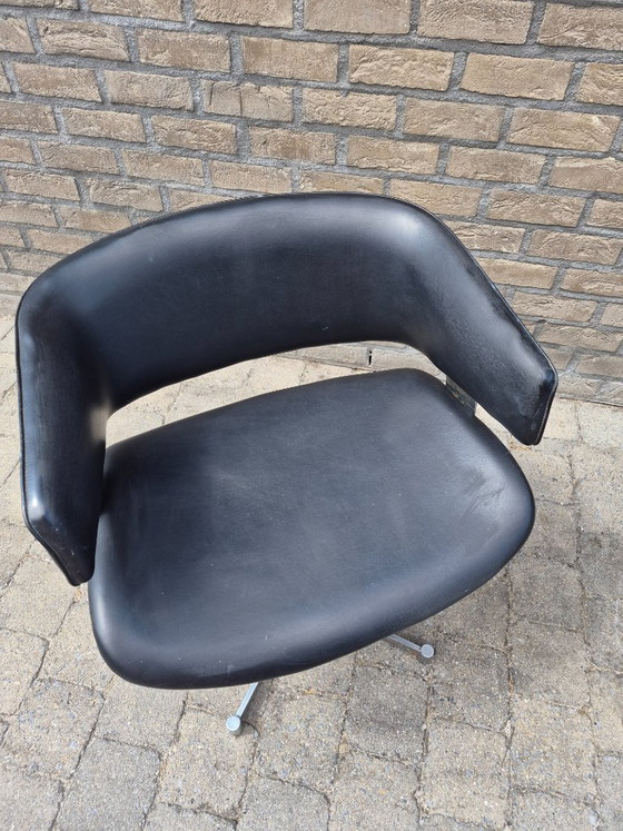 Image 1 of Artifort Geoffrey Harcourt 2 design armchairs F63 black