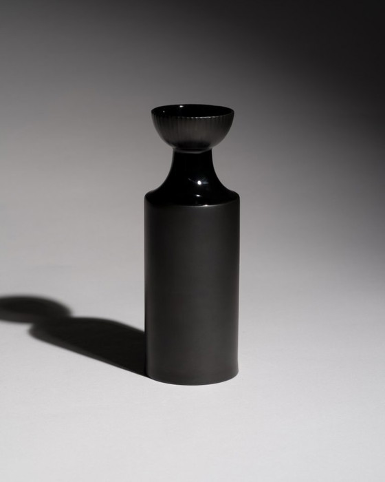 Image 1 of Tapio Wirkkala Porcelaine Noire Vase Duo Rosenthal MCM Chic Minimalist & Iconic