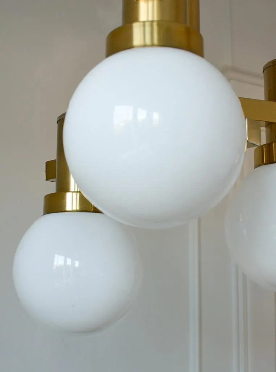 Lampadario vintage Gaetano Sciolari in ottone e vetro opalino, 3 luci, anni '70 – Brass, Space Age (photo 5 of 9)