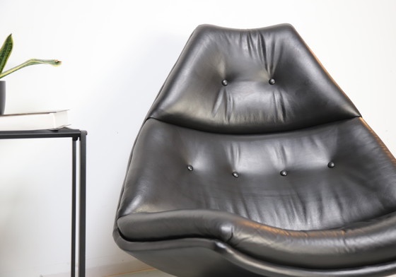 Image 1 of Artifort F510