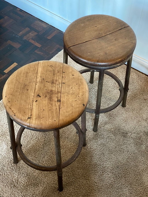 Taburete industrial con asiento de roble auténtico