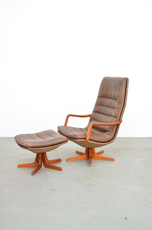 Poltrona vintage in teak, pouf in pelle di metà secolo, anni '60, stile danese