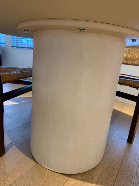 Runder Esstisch, beige, Atelier BB, Esstische, Modern (Foto 5 von 9)
