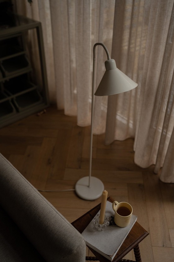 Image 1 of Lampada da terra vintage in metallo bianco