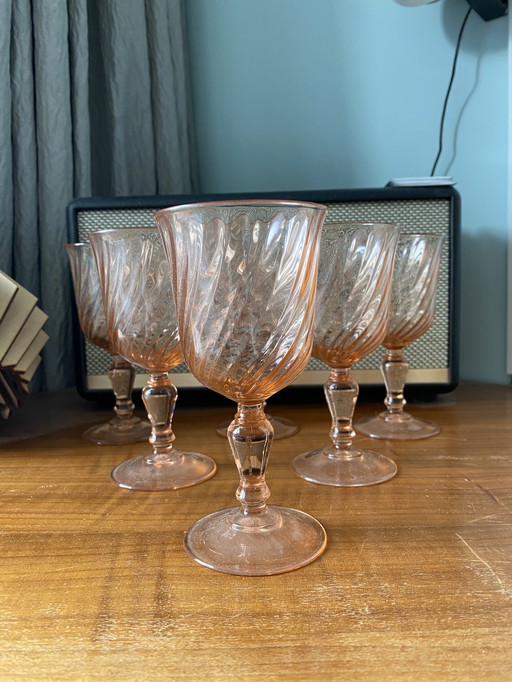 Vintage Luminarc Rosaline Pink Swirl Weingläser aus Frankreich.