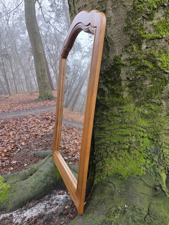 Image 1 of Specchio da parete vintage in legno dalla forma organica