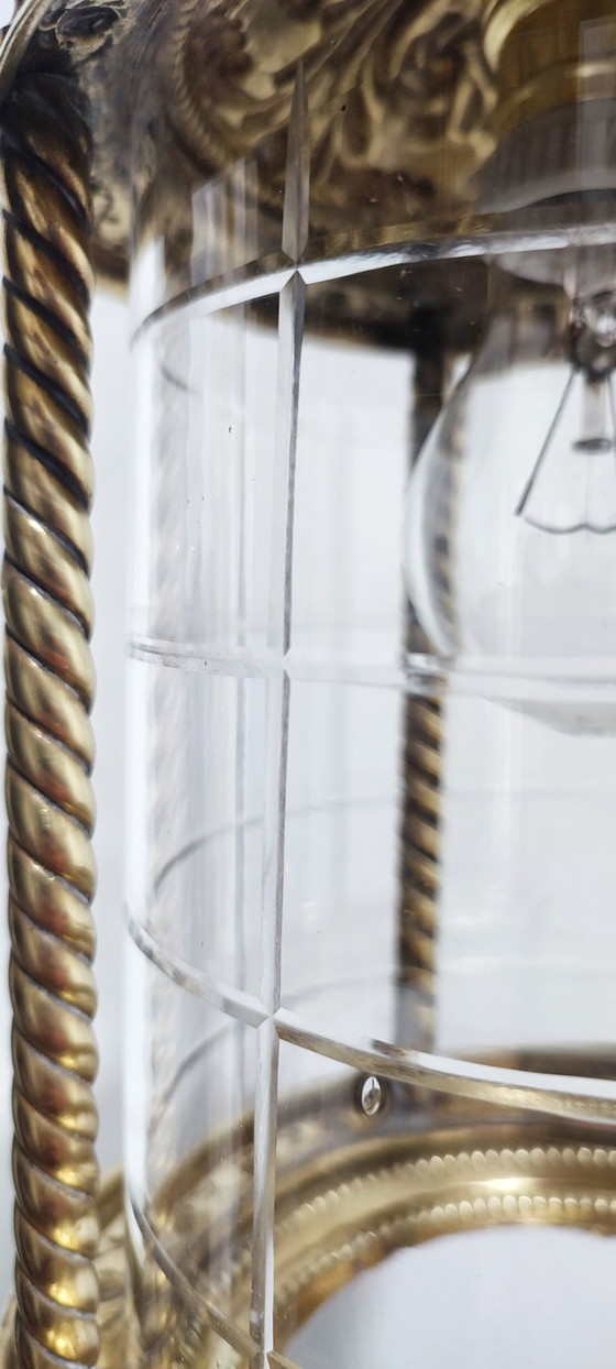 Image 1 of Plafonnier en laiton et cristal. Espagne, années 1940.