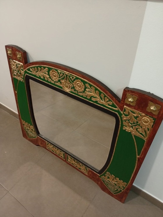 Image 1 of Spectaculaire en ongewone originele pre-art-decospiegel, gepolychromeerd en gedeeltelijk verguld met gesso