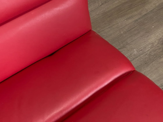 Artifort C683 – Rood Skai | Kho Liang Ie – 2 zitsbanken, Metal (photo 5 of 8)