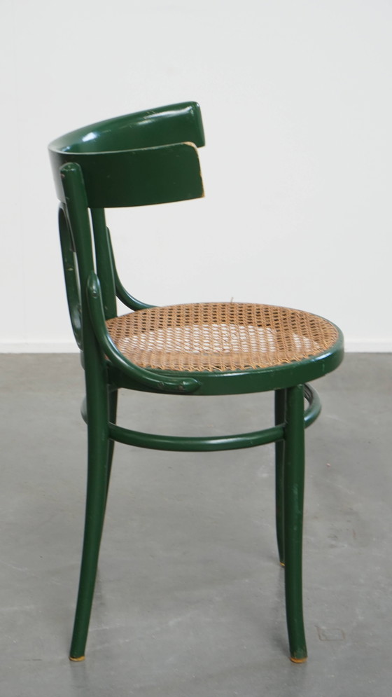 Image 1 of Groene Vintage Bistro Stoel Met Een Gematte Rieten Zitting