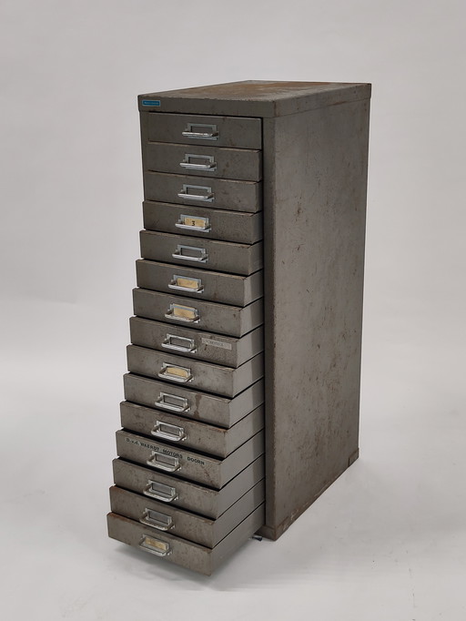 Armoire métallique vintage avec 15 tiroirs