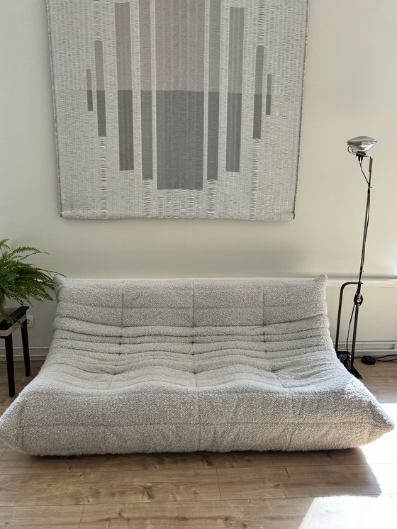 Image 1 of Ligne Roset Togo 3-Sitzer Sofa Bouclé Stoff Kreide Weiß