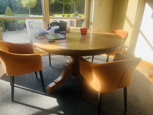 Beautiful round teak table