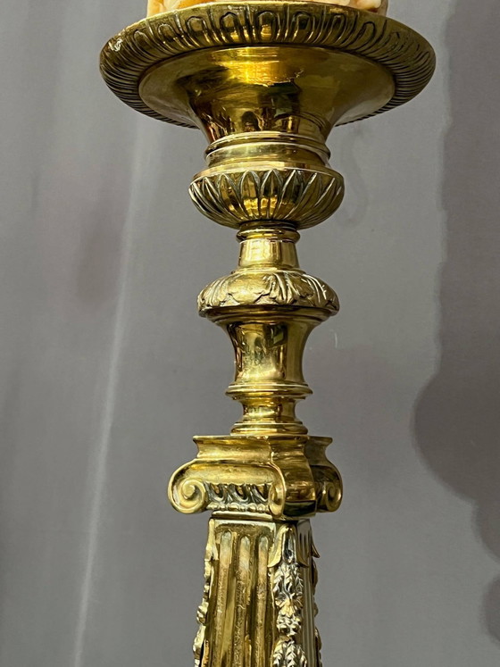 Grand chandelier de sol en bronze massif. – Bougeoirs et chandeliers (photo 6 of 8)