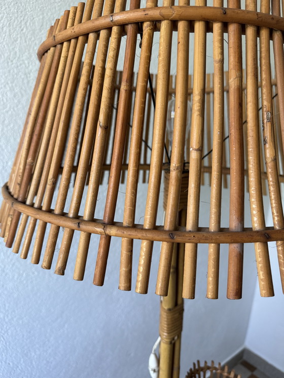 Image 1 of Lámpara de pie con soporte para plantas de ratán de los años 50
