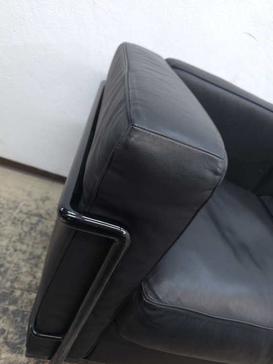 Image 1 of Sofá de diseño Cassina Lc2 de dos plazas, de piel, color negro