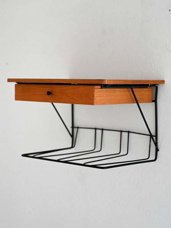 Image 1 of Table de chevet murale scandinave en teck et métal noir, années 1960