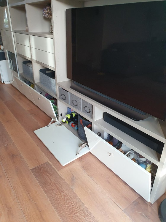 Luxuriöser Wandschrank/TV-Schrank von Hülsta – Wood, Glass (photo 6 of 7)
