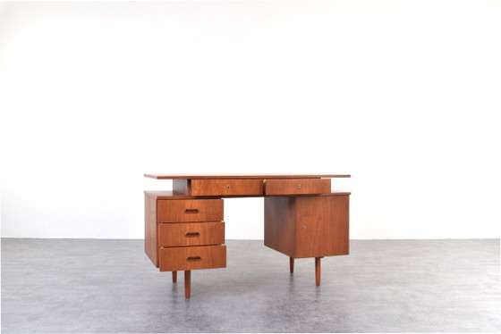 Escritorio de teca de mediados de siglo, década de 1960. – Wood (photo 4 of 18)