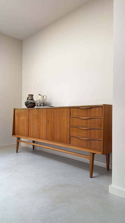 Buffet vintage en bois à 3 portes et 4 tiroirs
