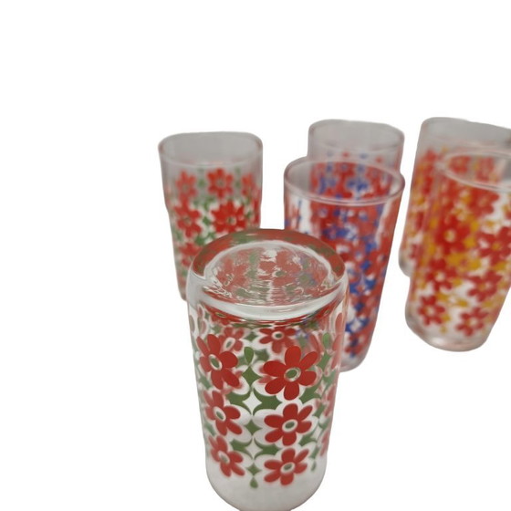 Image 1 of 6 vasos de agua retro con flores