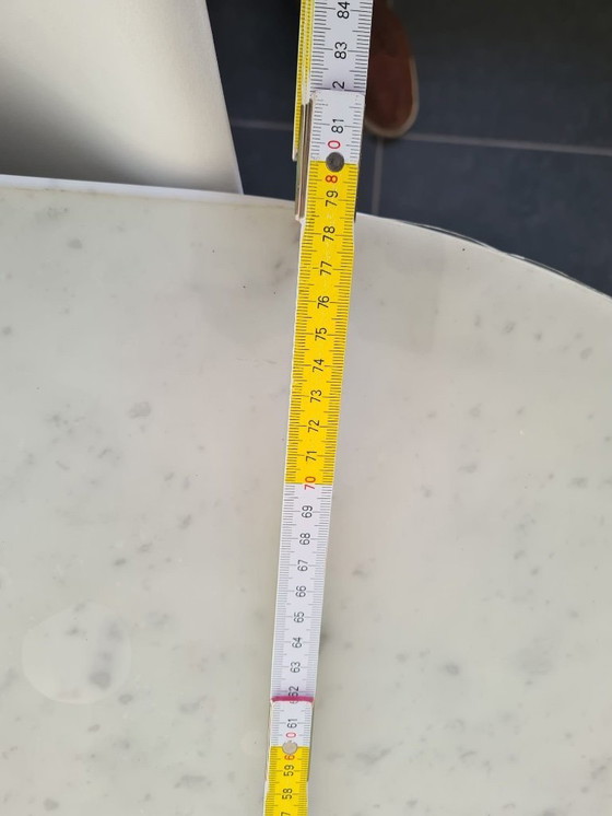 Image 1 of Mesa ovalada de mármol