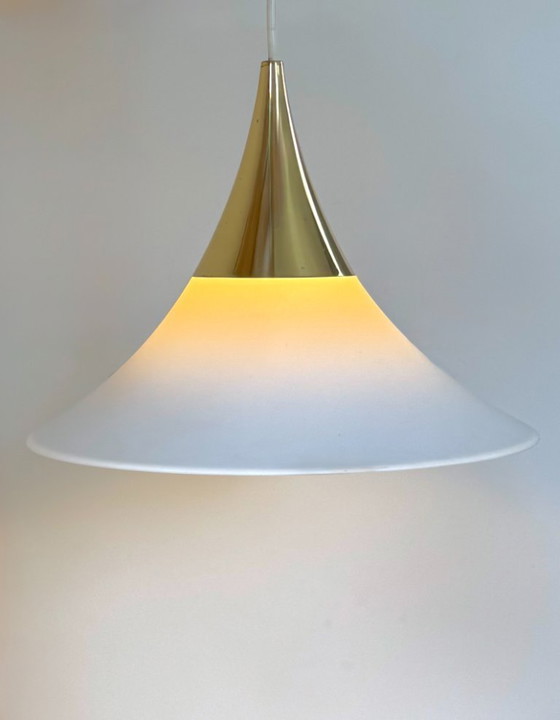 Image 1 of Paire de Suspensions Limburg en Laiton et Opaline, Allemagne, 1970