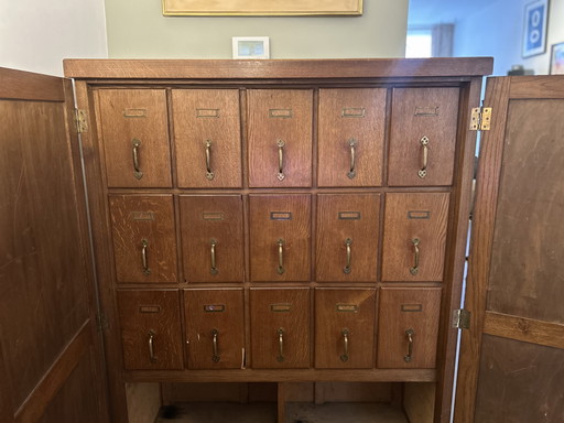 Cassettiera/archivio d'epoca - dell'Agenzia delle Entrate belga