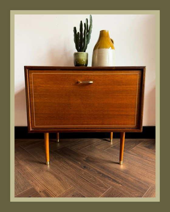 Vintage Mid Century teak record player cabinet / Liquor cabinet – Wood (photo 6 of 7)