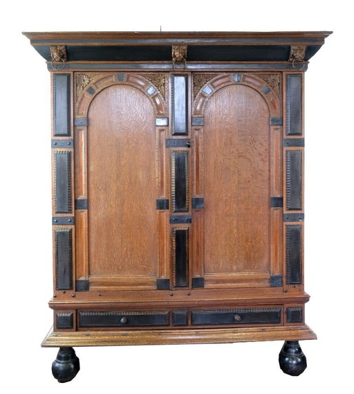 Cabinet à arcade d'Utrecht vers 1670.