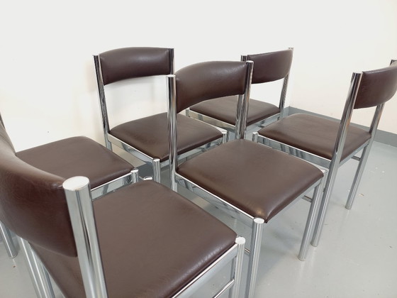 Image 1 of Set di 6 sedie vintage anni '70 in metallo cromato e similpelle marrone