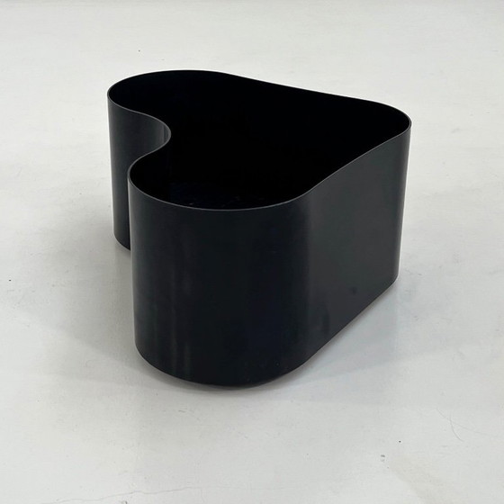 Cache-pot ondulé Crescendo sur roulettes par Isao Hosoe pour Bilumen, années 1970 – Cache pots, Plastic (photo 3 of 7)