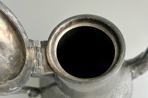 Image 1 of Antiguo juego de peltre con cuenco y jarra, finamente grabado, alrededor del siglo XIX.