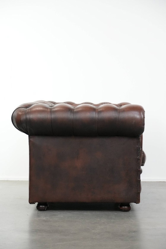 Image 1 of Canapé Chesterfield vintage 2 places en cuir de vachette marron foncé, de style anglais
