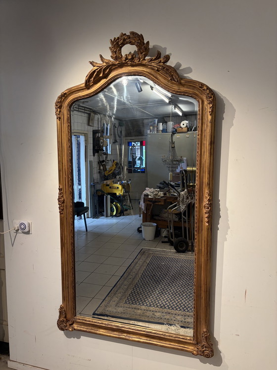 Grande specchio francese con stemma e cornice color oro – Glass, Wood (photo 4 of 10)