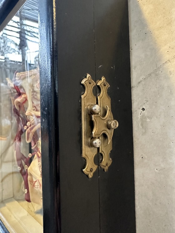 Image 1 of Vitrine ancienne - tête de modèle en cire (facies interna)