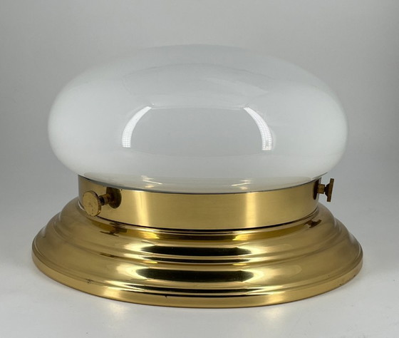 Image 1 of Plafondlamp in mid-century modern stijl – Art Deco – Opaalglas & Messing