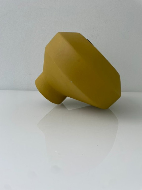 Image 1 of Vaso in ceramica fatto a mano color giallo senape, Atelier OT