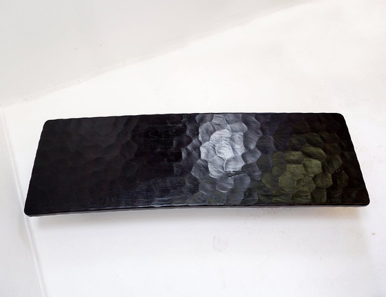Image 1 of Großer Couchtisch aus schwarzem, gehämmertem Holz