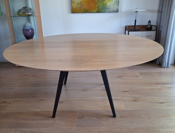 Image 1 of SEUREN RUNDER TISCH 180 CM