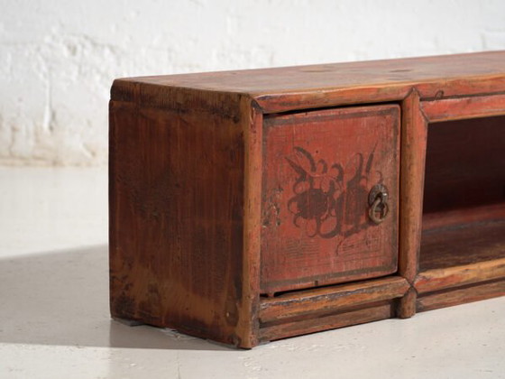 Antikes bemaltes niedriges Sideboard aus Kiefernholz - China, ca. 1930 – Iron (photo 21 of 40)
