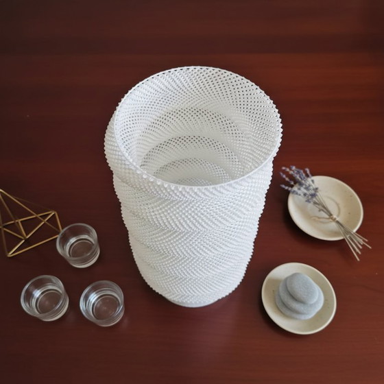 Image 1 of Lumina Twist – Sculptural Design Lamp (Wireless or Wired)