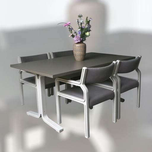 Pastoe dining table set with 4 chairs Pierre Mennen